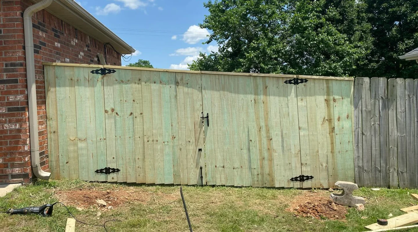 Standard Wood Privacy Fences Just Do It Fencing LLC Rogers, AR Standard Wood Privacy Fences Just Do It Fencing LLC Rogers, AR